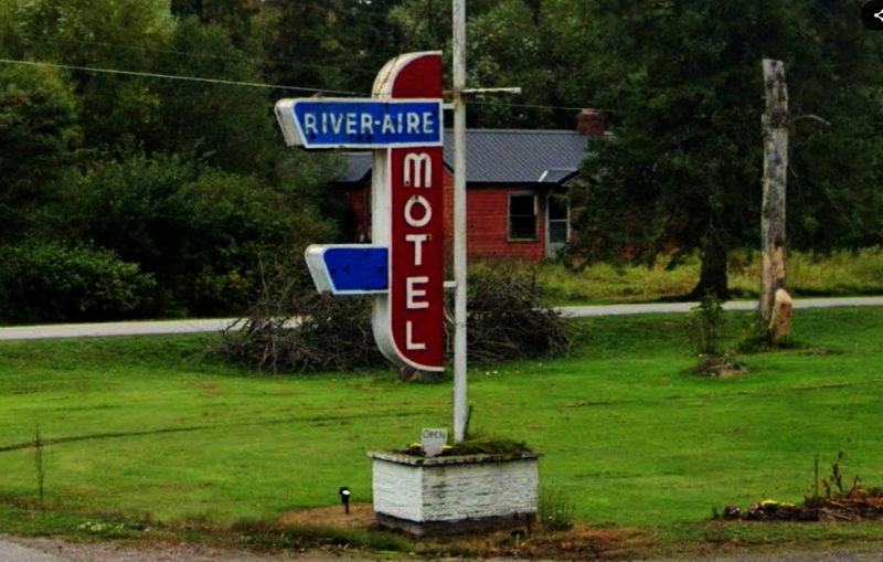 River Aire Motel (Riveraire Motel) - From Web Listing (newer photo)